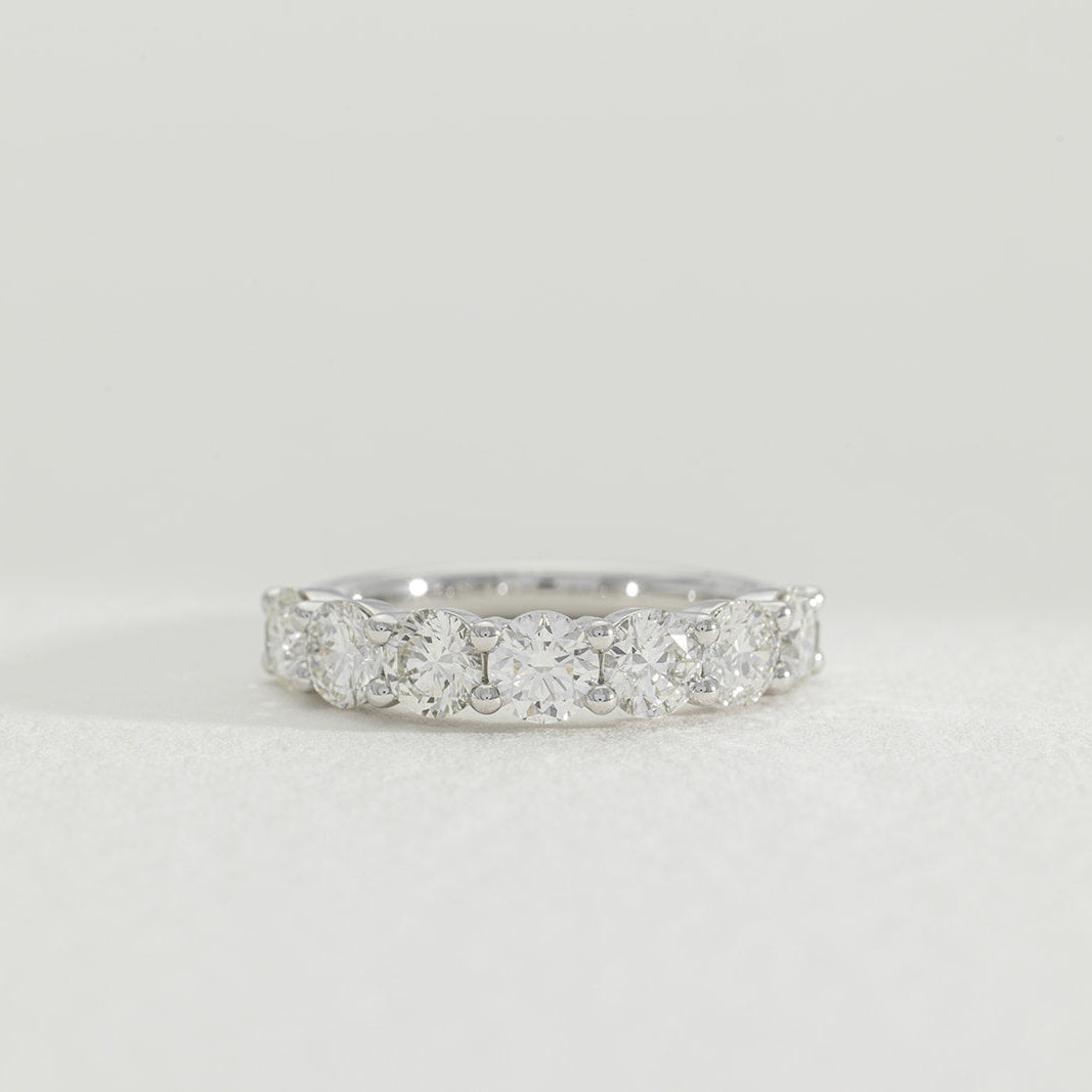 Large Jana | Natural Round Diamond Band