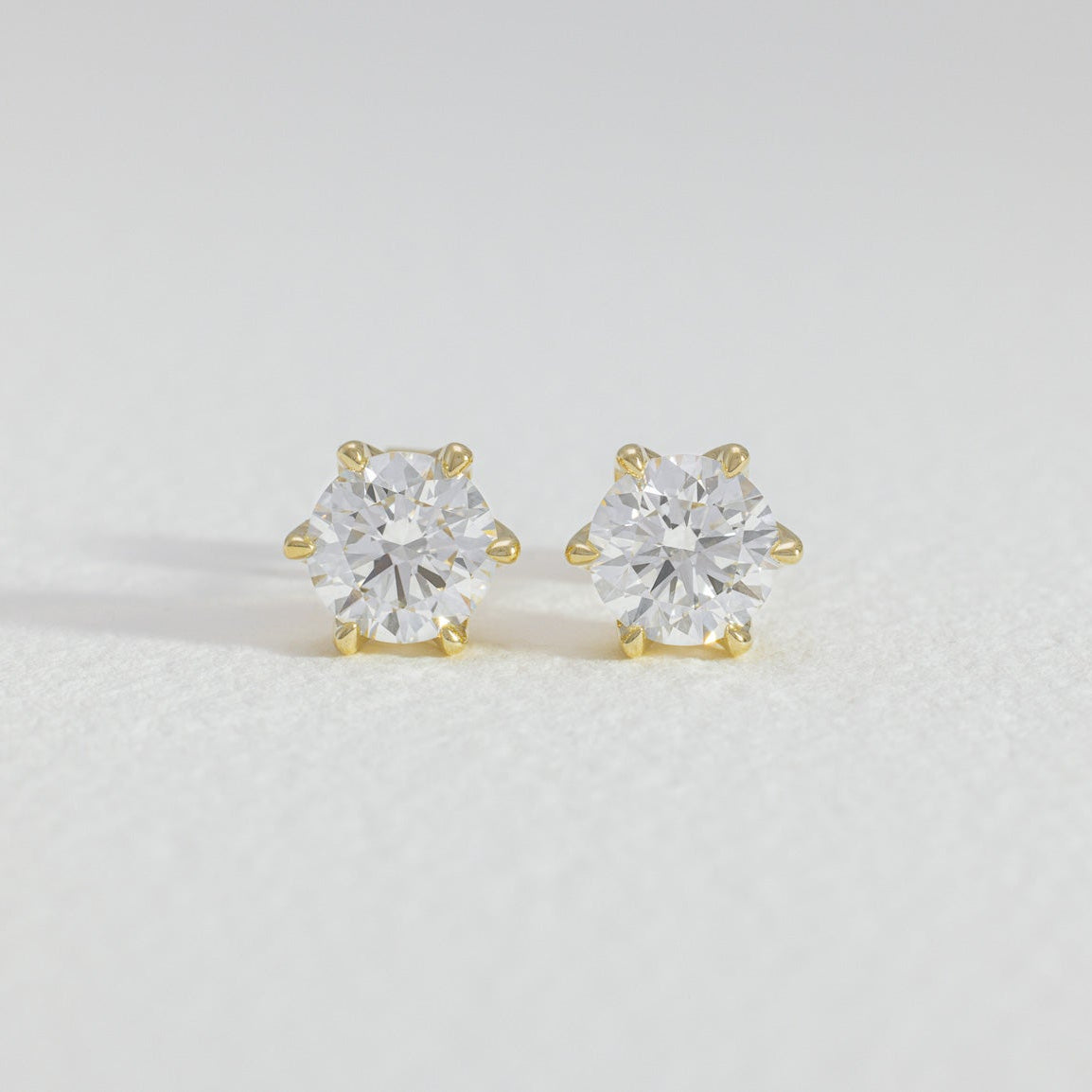 Round Diamond Studs
