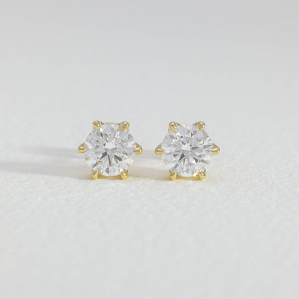 Round Diamond Studs