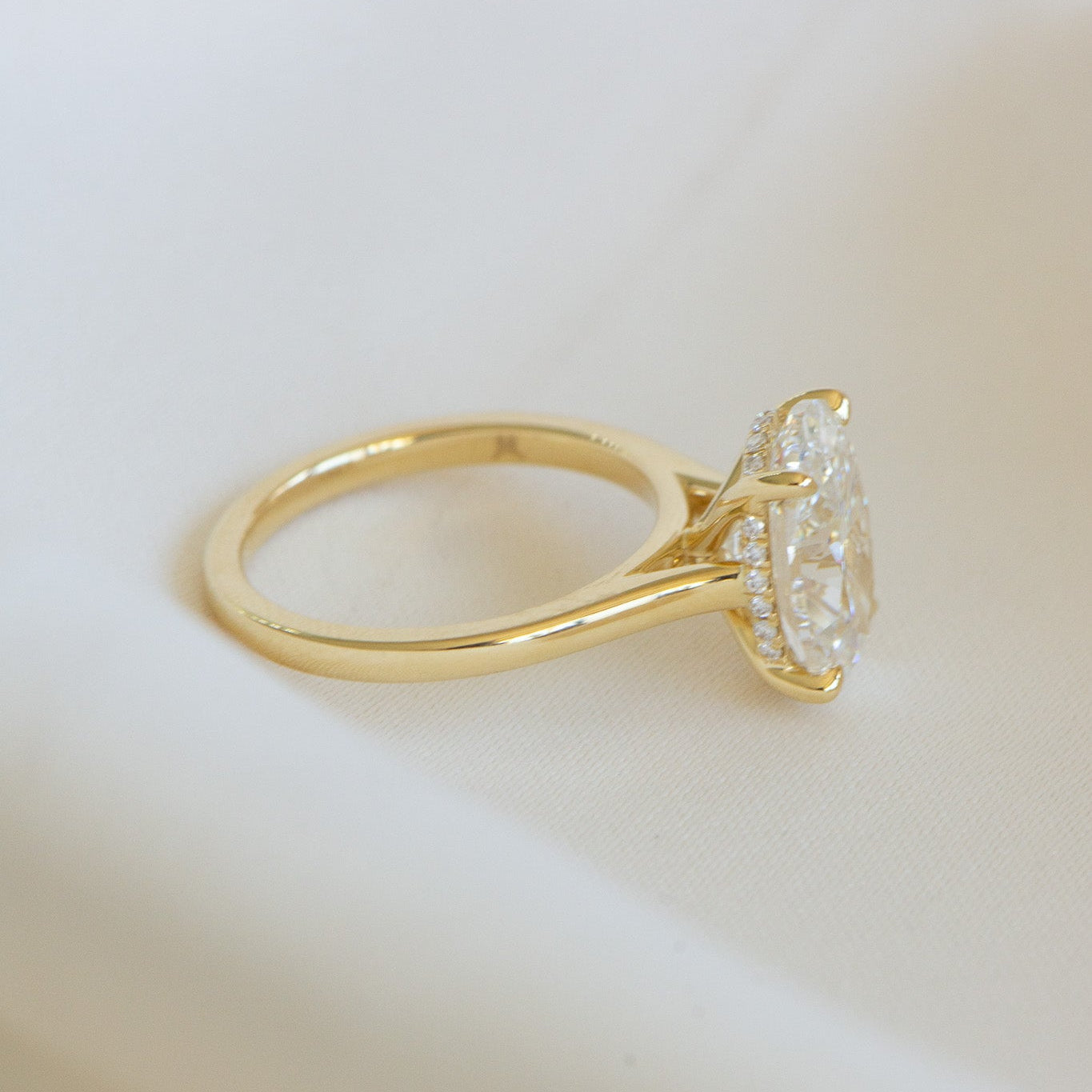 Helena 4ct lab grown diamond oval engagement ring in 18k gold, Matthews Jewellers Newcastle