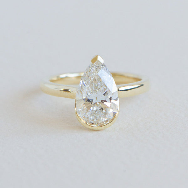 Half Bezel Nora | 2.5ct Pear Lab Diamond Engagement Ring