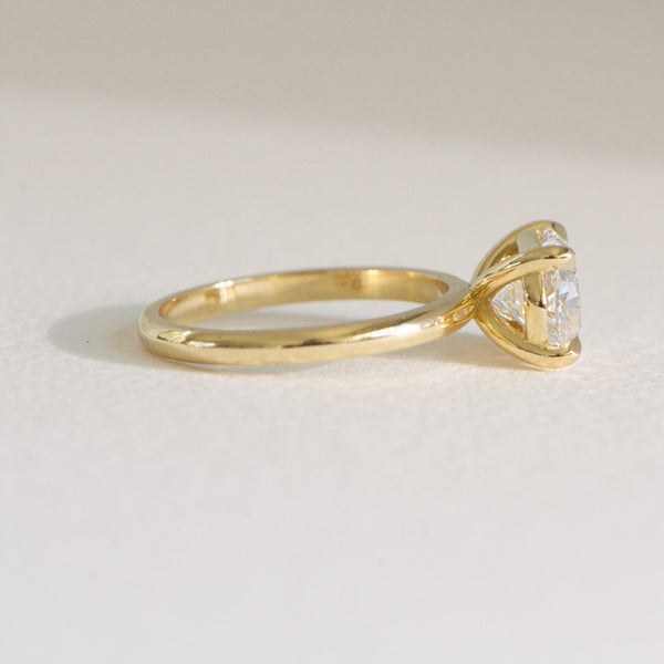 East West Helena | 2.5ct Oval Lab Diamond Engagement Ring