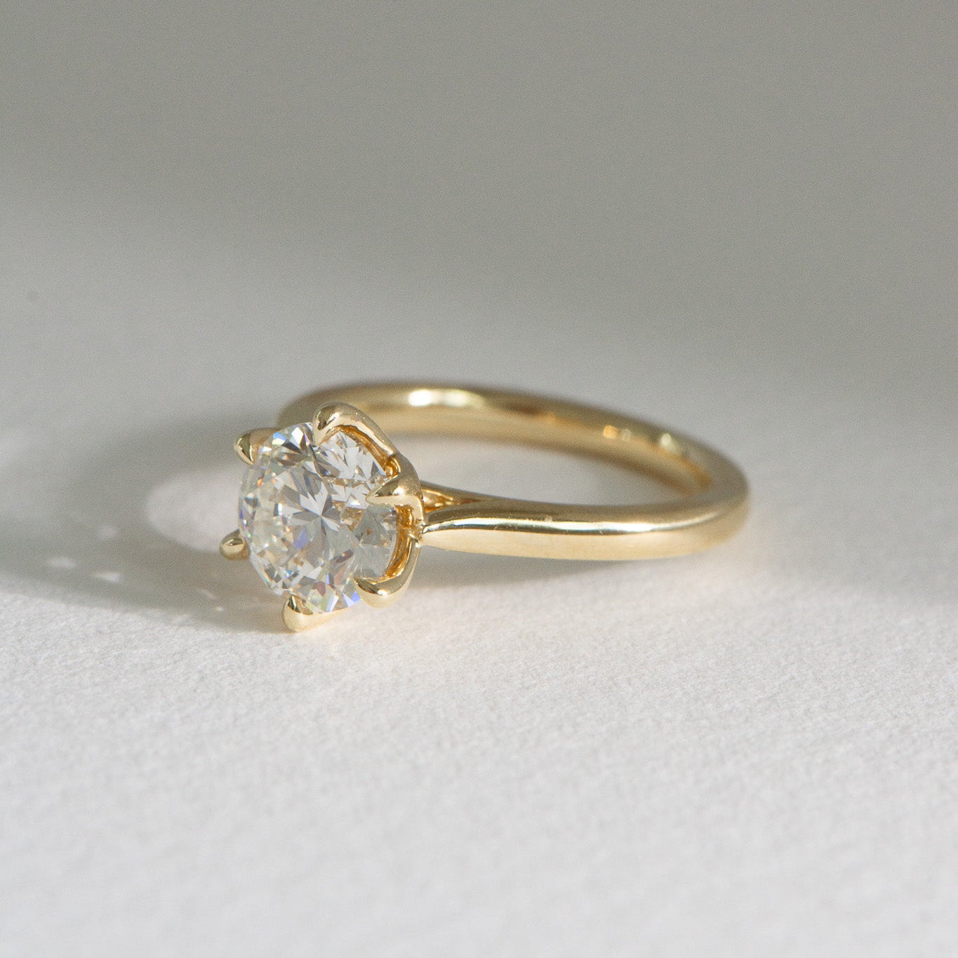 Round brilliant natural diamond engagement ring, Heritage Dawn 2ct, GIA certified, Matthews Jewellers