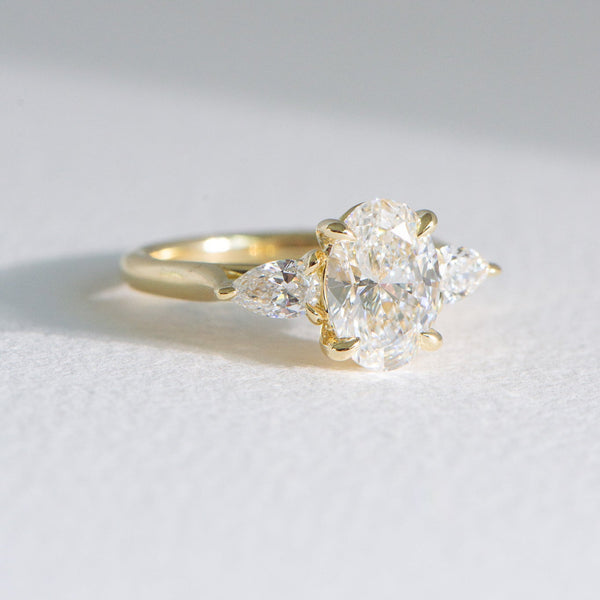 Isla | 2.5ct Oval Lab Diamond Engagement Ring