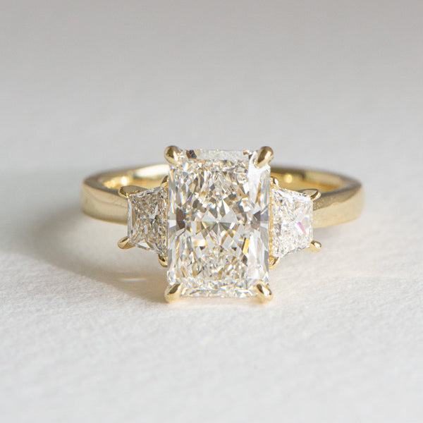 Thea | 2.5ct Radiant Diamond Engagement Ring