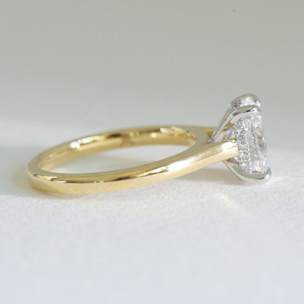 Helena | 1.5ct Oval Diamond Engagement Ring
