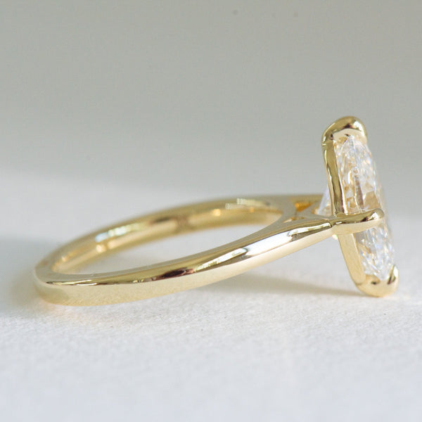 Compass Helena | 2.6ct Oval Diamond Engagement Ring