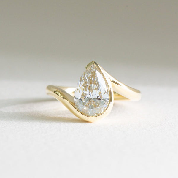 2.5ct Lola | Pear Lab Diamond Engagement Ring