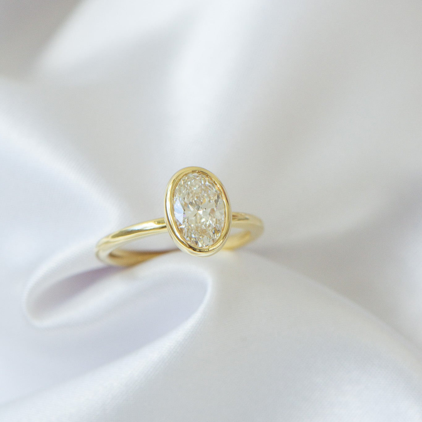 Helena Bezel Oval Engagement Ring – Matthews Jewellers