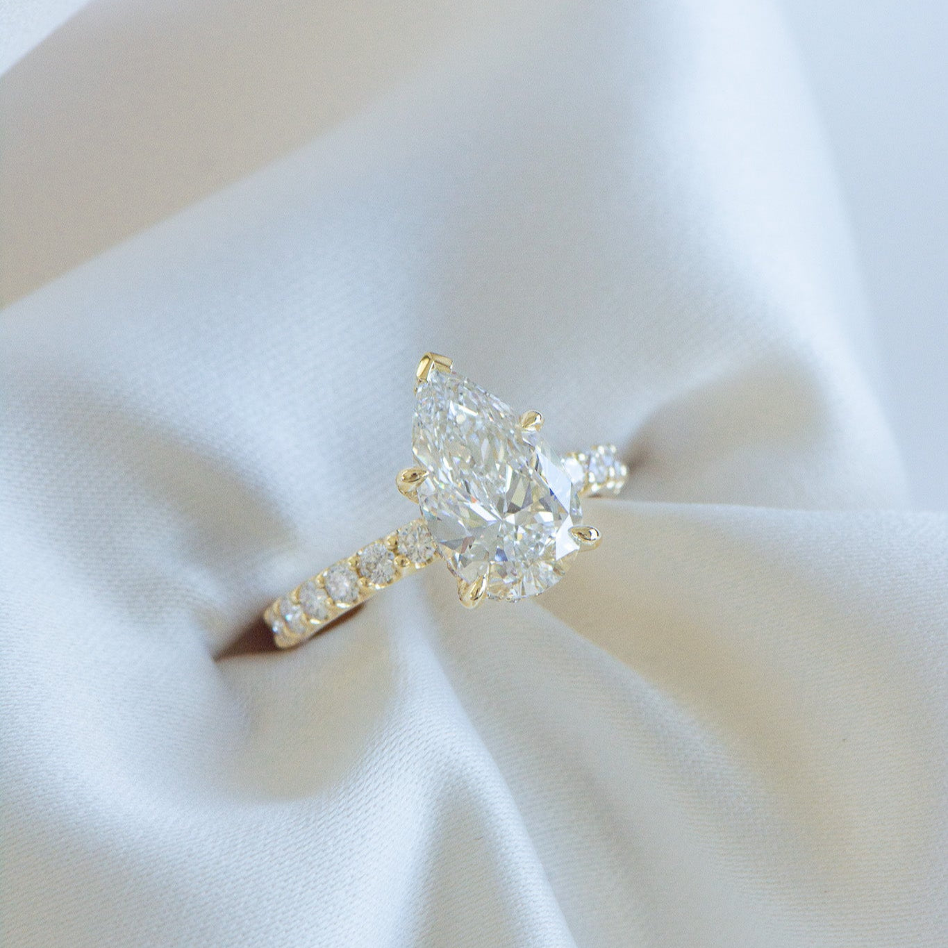 Matthews Jewellers Nora 3.00ct lab grown diamond hidden halo ring, handcrafted since 1957