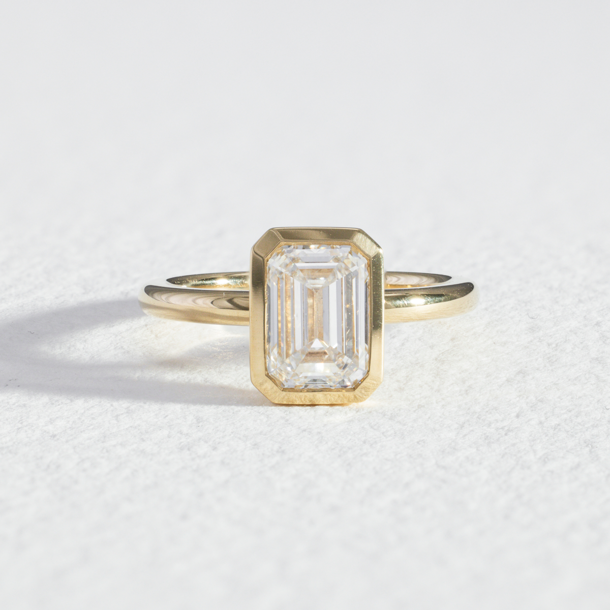 Bezel Edith | Emerald Bezel Diamond Engagement Ring