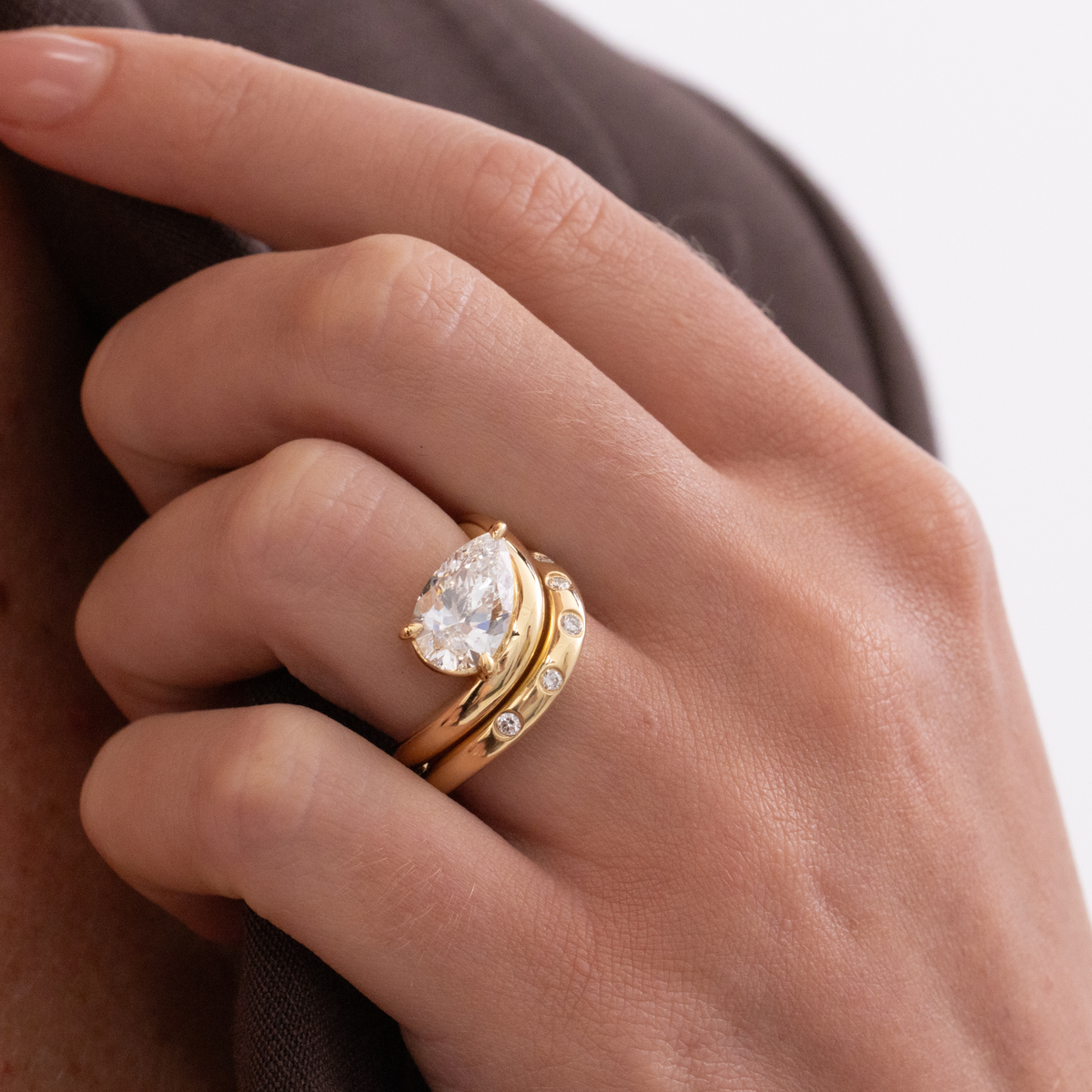 Ismae | Pear Diamond Wave Engagement Ring
