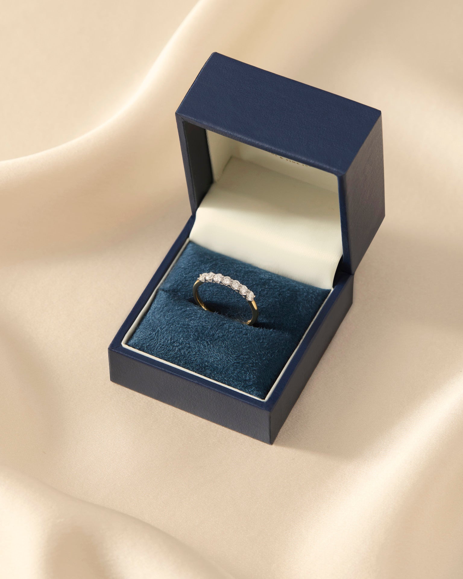 Vera | 7 Stone Round Brilliant Wedding Ring