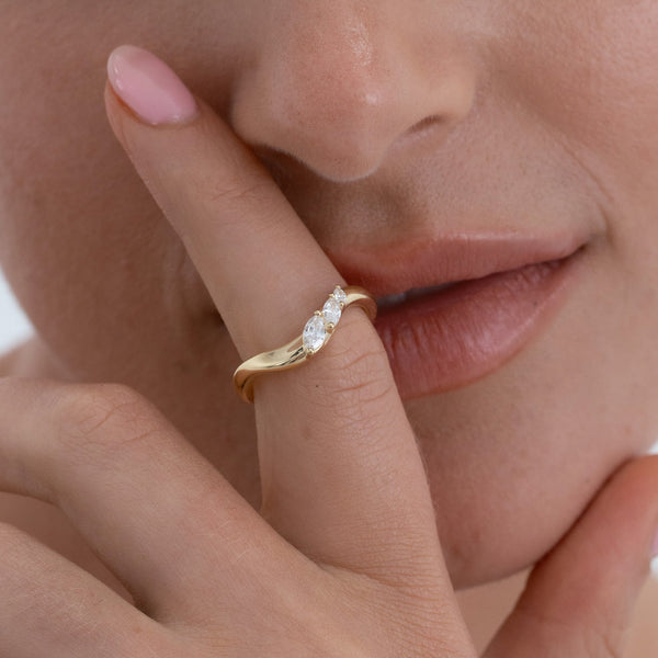 Mila | Curved Marquise Diamond Band