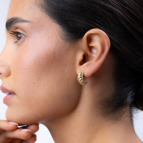 Scalloped Half Curved Stud