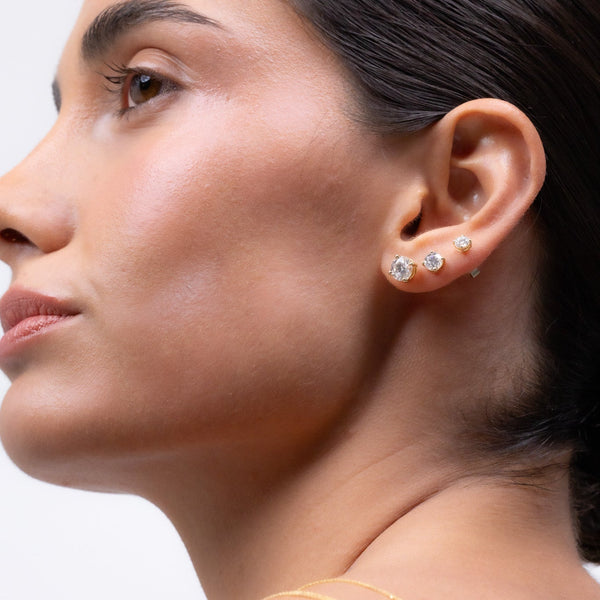 Round Diamond Studs