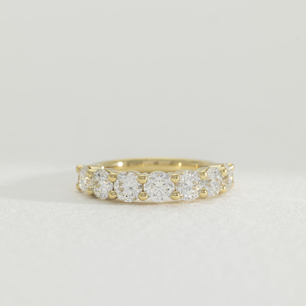 Large Jana | Natural Round Diamond Band