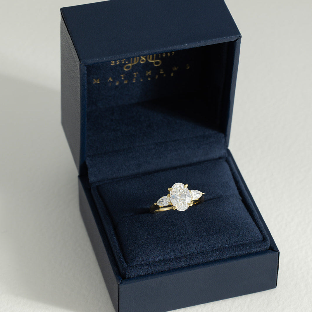 Isla | 2.5ct Oval Lab Grown Diamond Engagement Ring