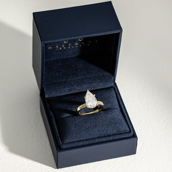 Nora | 3.5ct Pear Lab Diamond Engagement Ring
