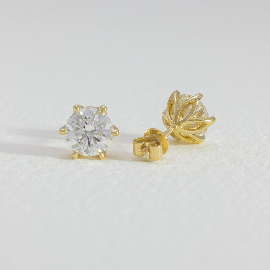 Round Diamond Studs