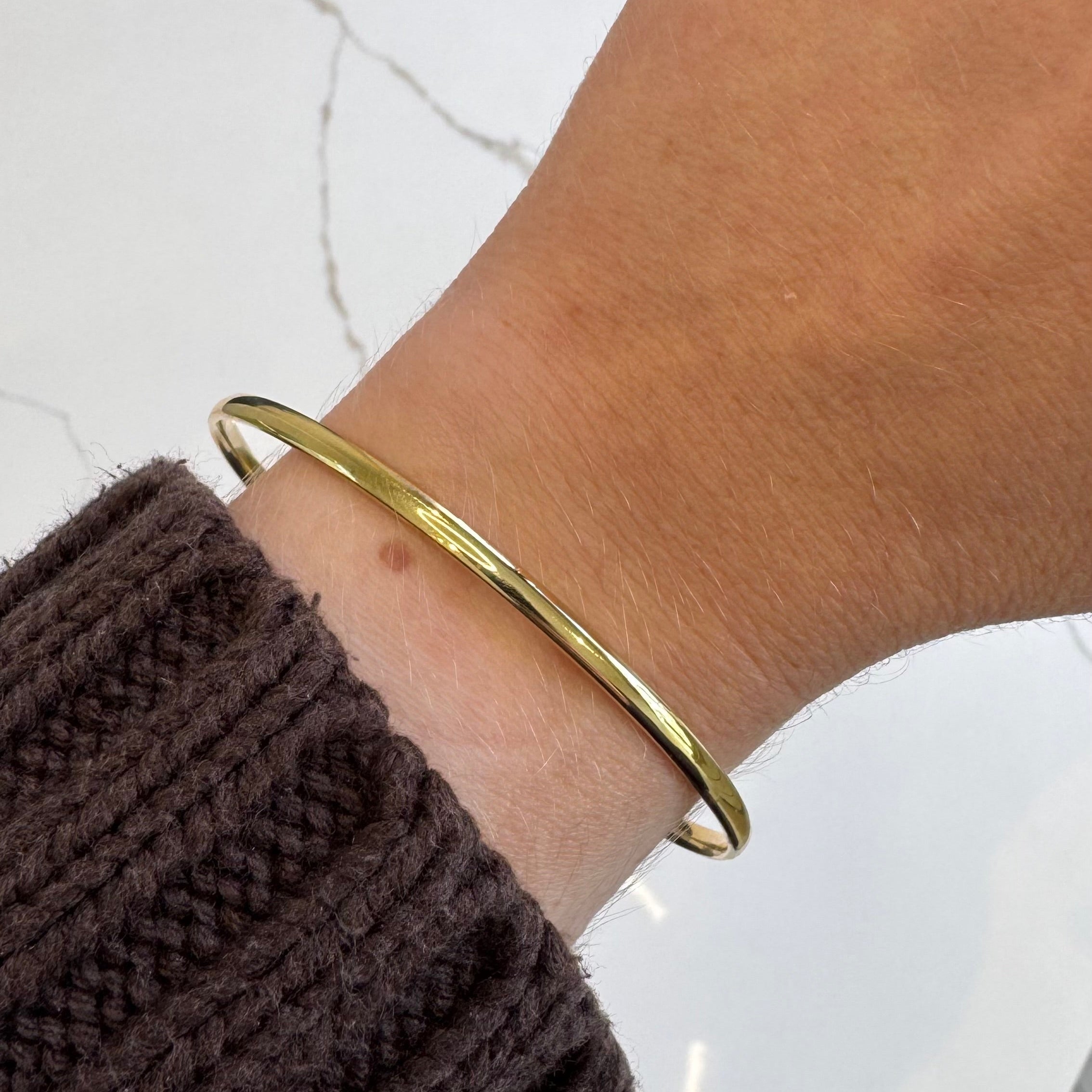 9ct Yellow Gold Solid Gold Bangle | 3mm