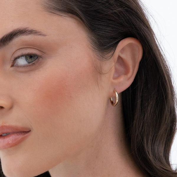 Plain Huggie Earring