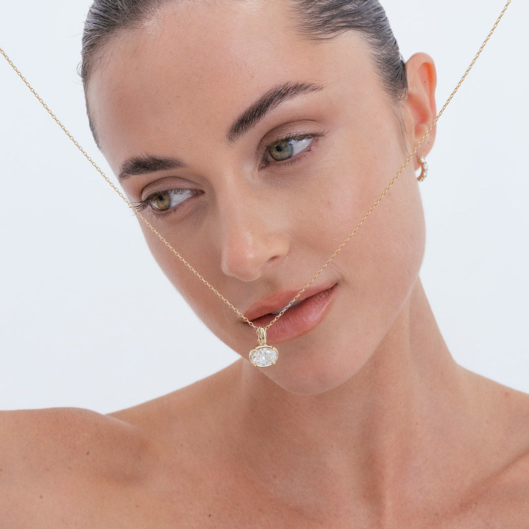 Allure East West Oval Diamond Enhancer
