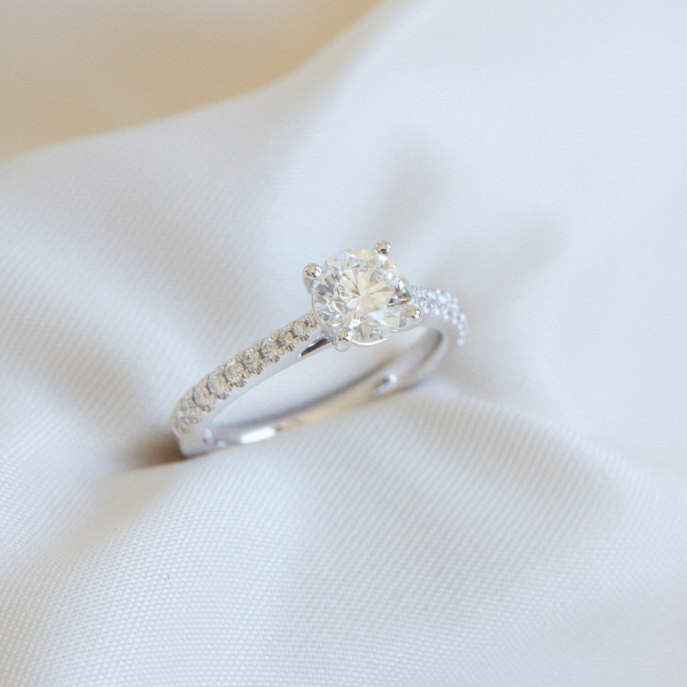 Matthews Jewellers Heritage Vera 1.08ct GIA-certified natural round brilliant engagement ring, est. 1957