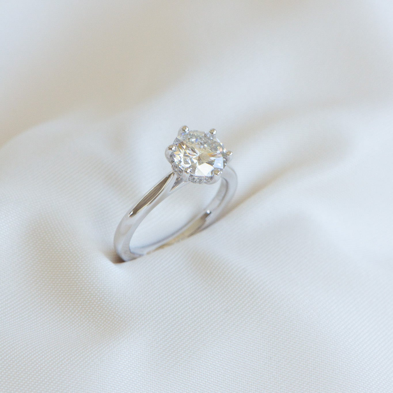 Matthews Jewellers Heritage Dawn 2.04ct GIA-certified natural hidden halo engagement ring, est. 1957