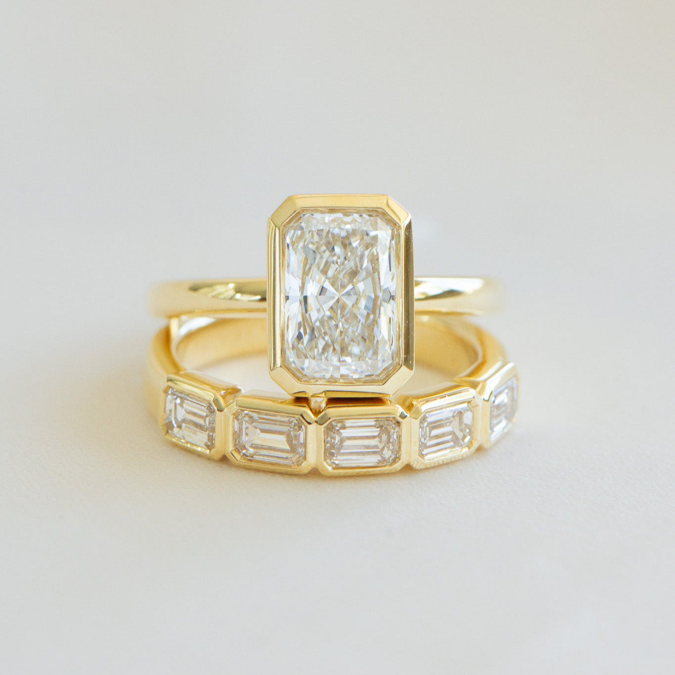 Emra | Emerald Cut Bezel Ring