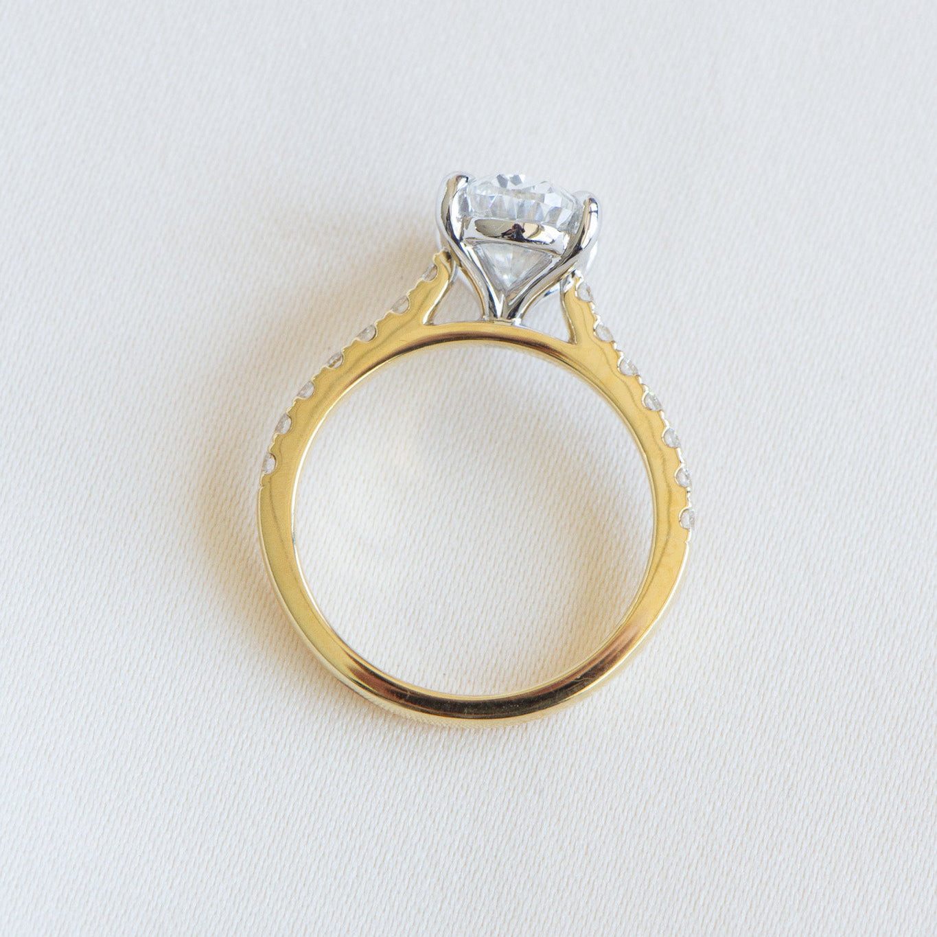 Matthews Jewellers Newcastle Helena 2.50ct lab grown diamond oval engagement ring in 18k gold