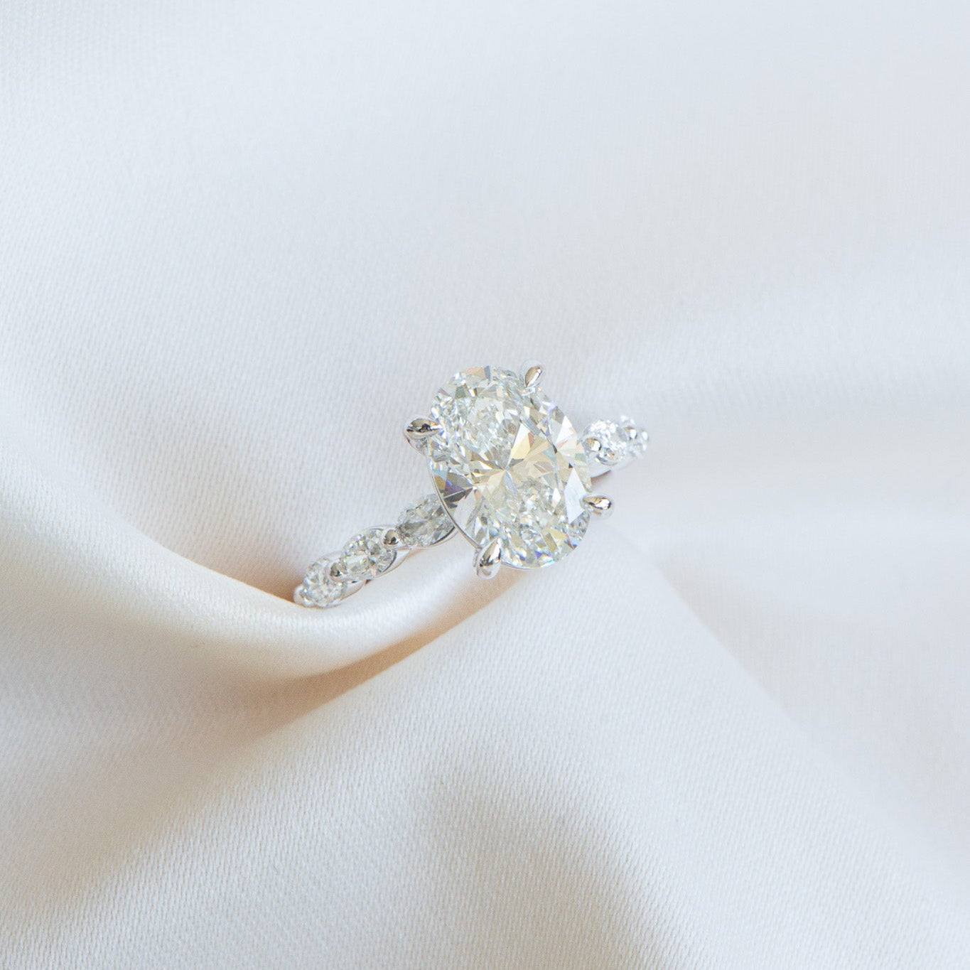 Audrey | 3.01ct Oval Engagement Ring with Oval Diamond Band