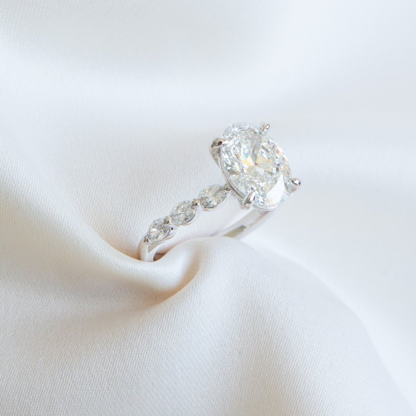 Audrey | 3.01ct Oval Engagement Ring with Oval Diamond Band