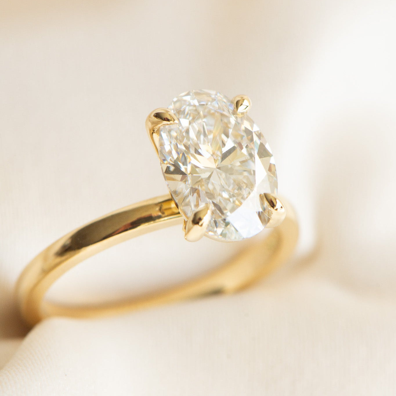Helena | 2.57ct Oval Engagement Ring