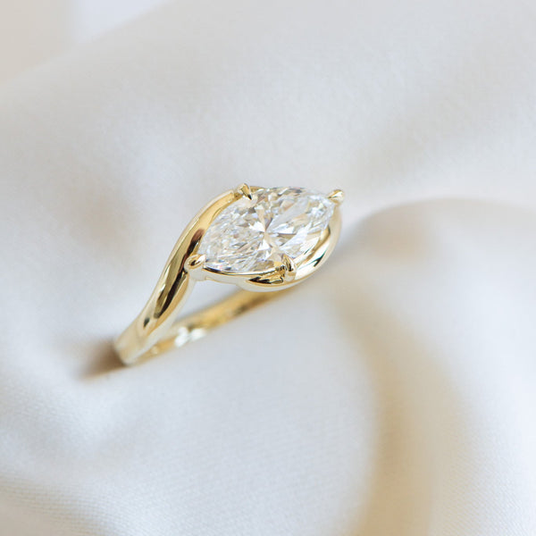Kaia | 1.5ct East West Marquise Curve Ring