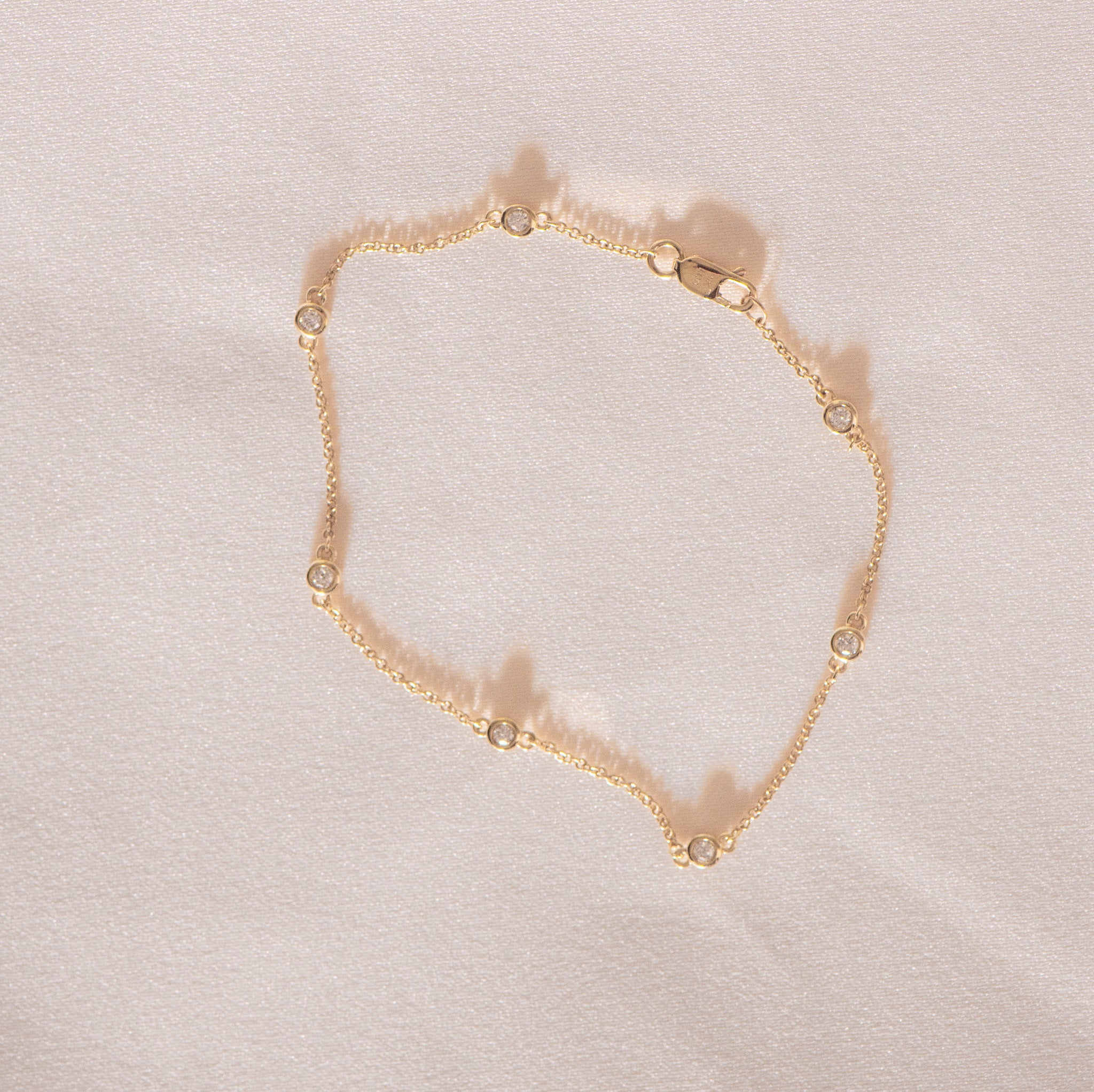 7 Round Diamond Station Bracelet | R2W