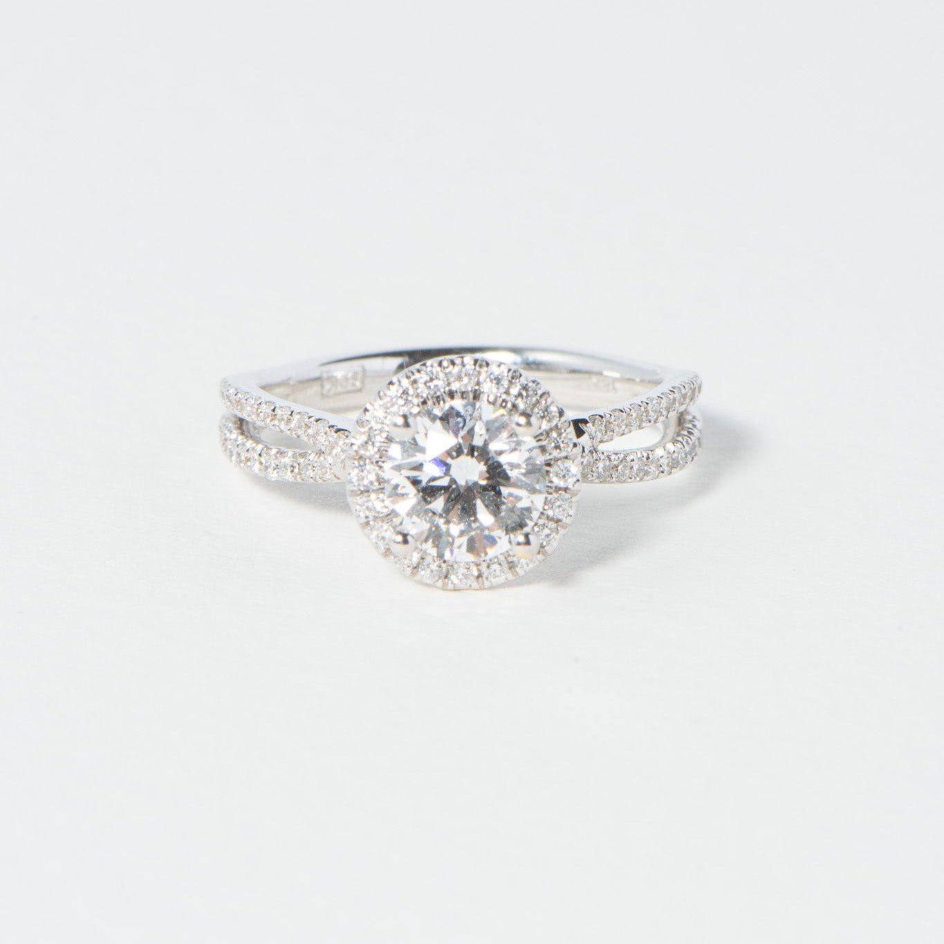 Round Diamond Ring with Halo and Split Band