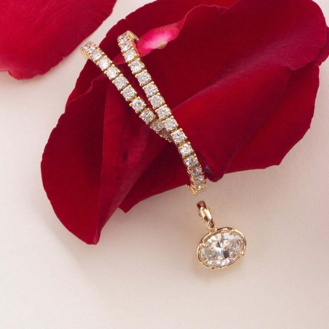 Allure Oval Diamond Enhancer | R2W