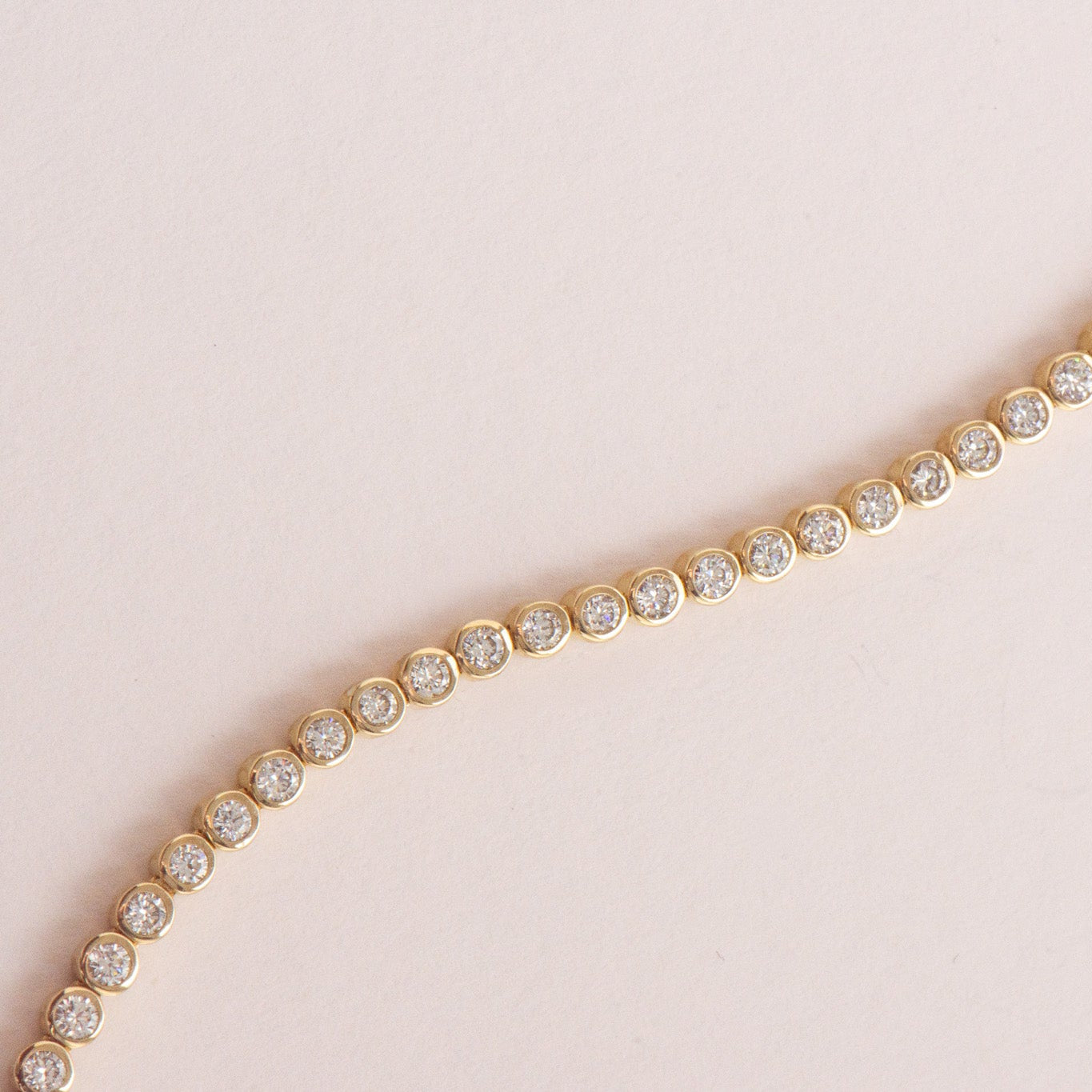 Bezel Round Tennis Bracelet | R2W