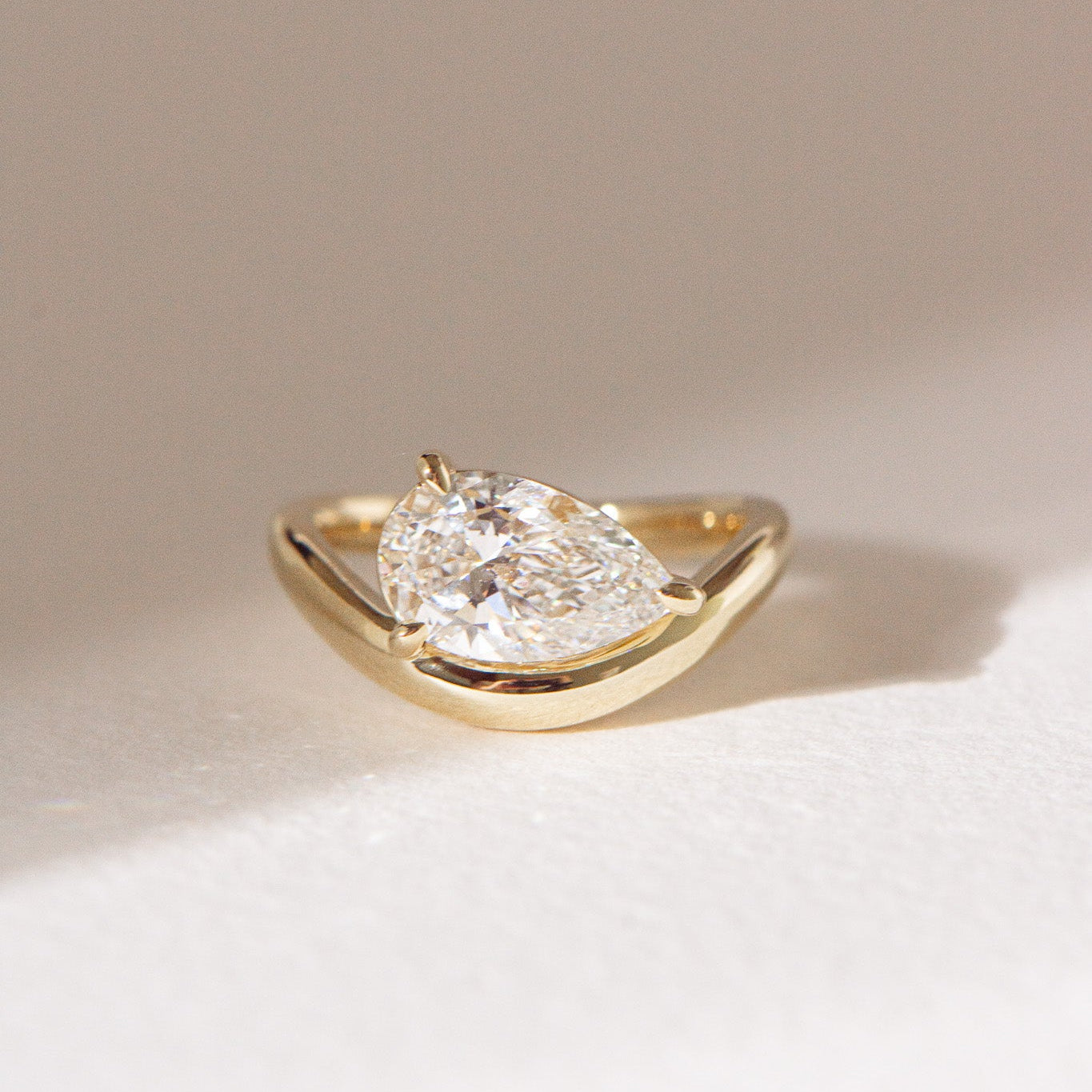 Ismae | 2.02ct East West Pear Curve Ring