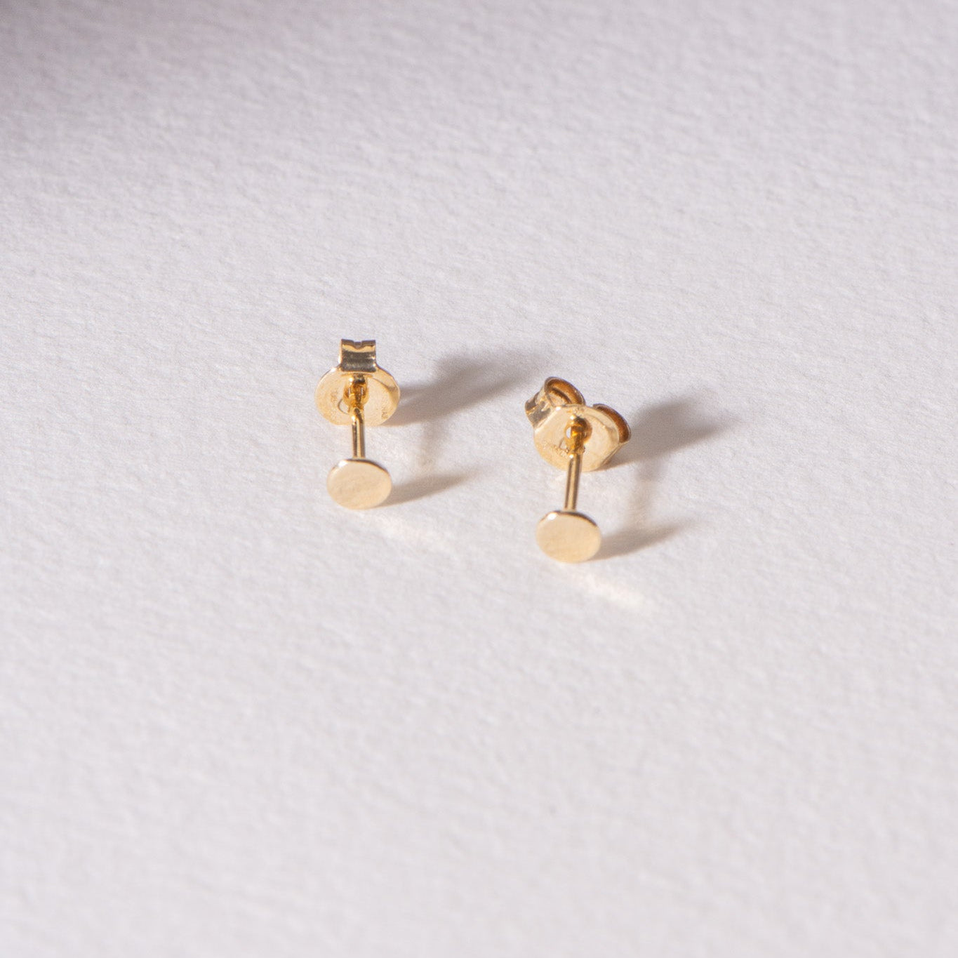 14k Yellow Gold Disc Stud Earrings