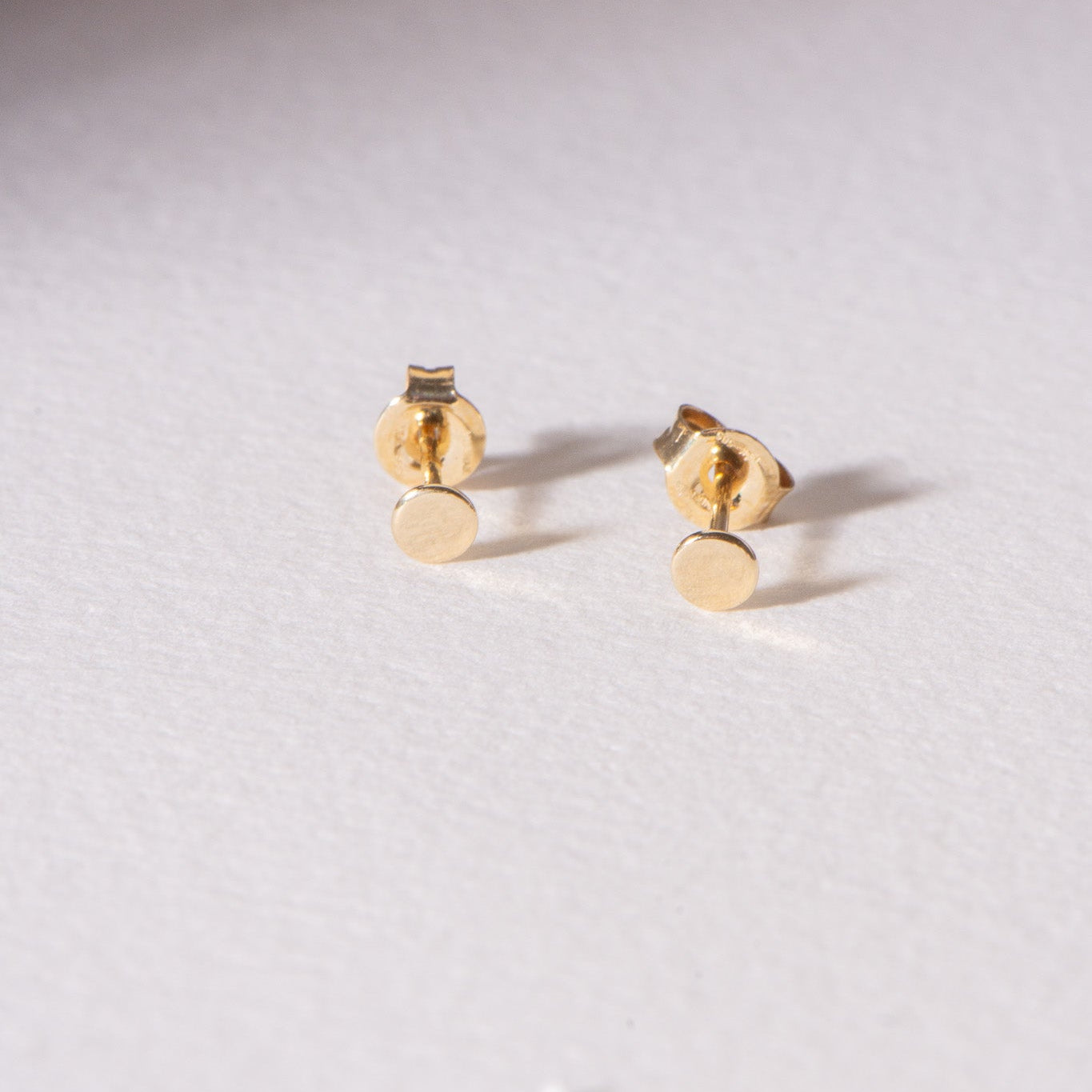 14k Yellow Gold Disc Stud Earrings