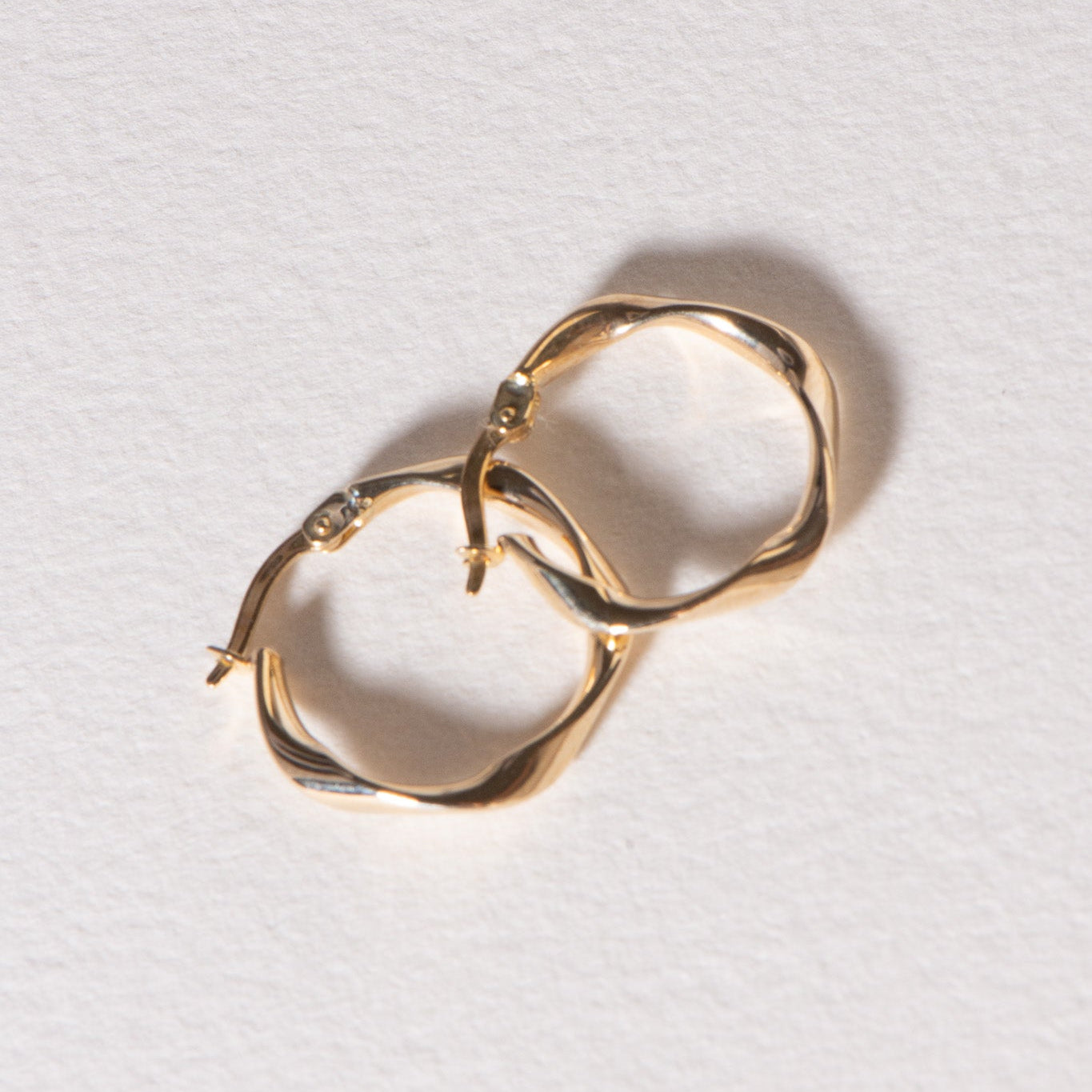 Gold Swirl Hoop Earring 15mm