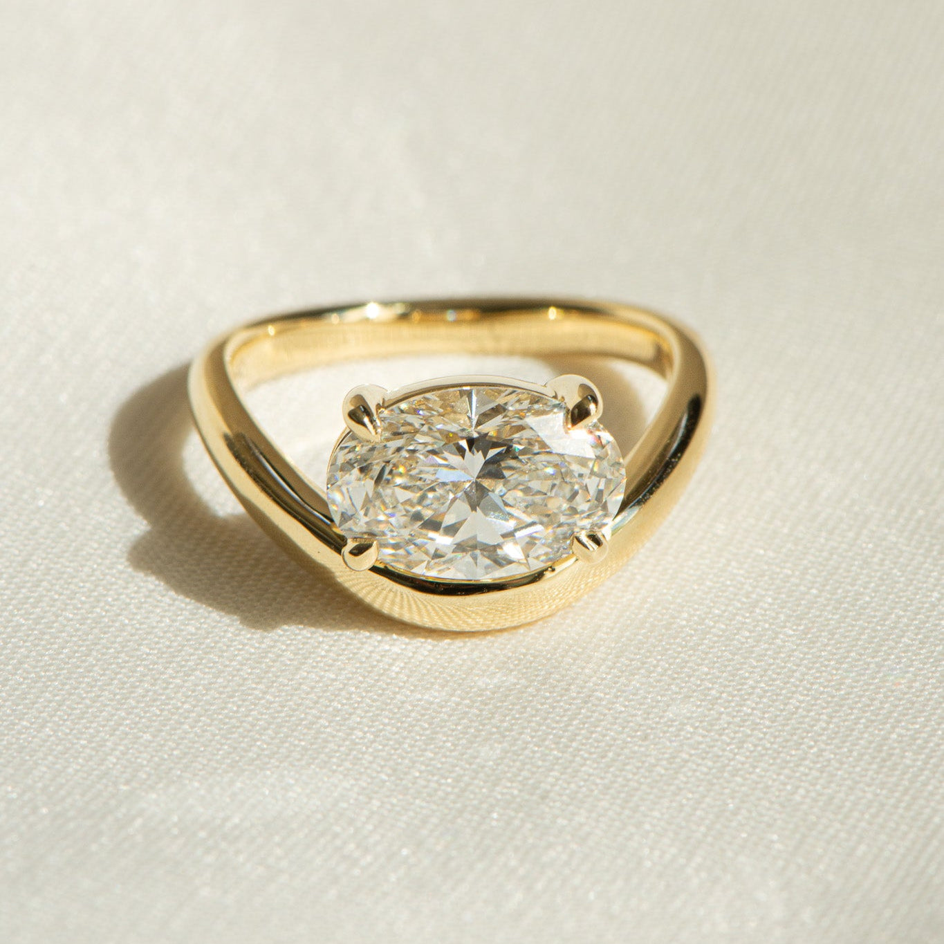 Ocea | Oval Wave Engagement Ring