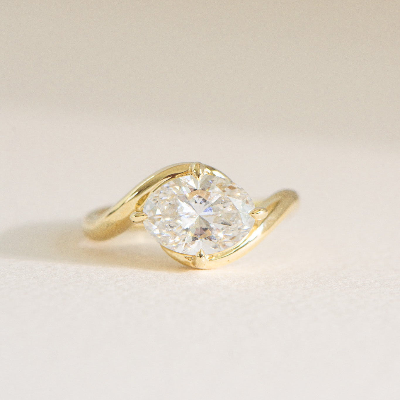 Kai | 2.04ct East West Wrap Oval Diamond Ring