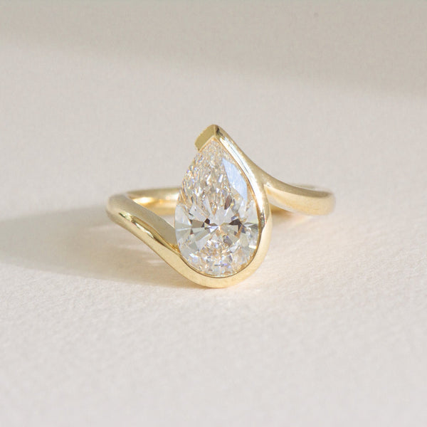 Lola | 2.7ct Pear Lab Diamond Engagement Ring