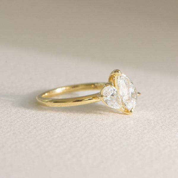 Carrie | 2.5ct Pear Lab Diamond Engagement Ring