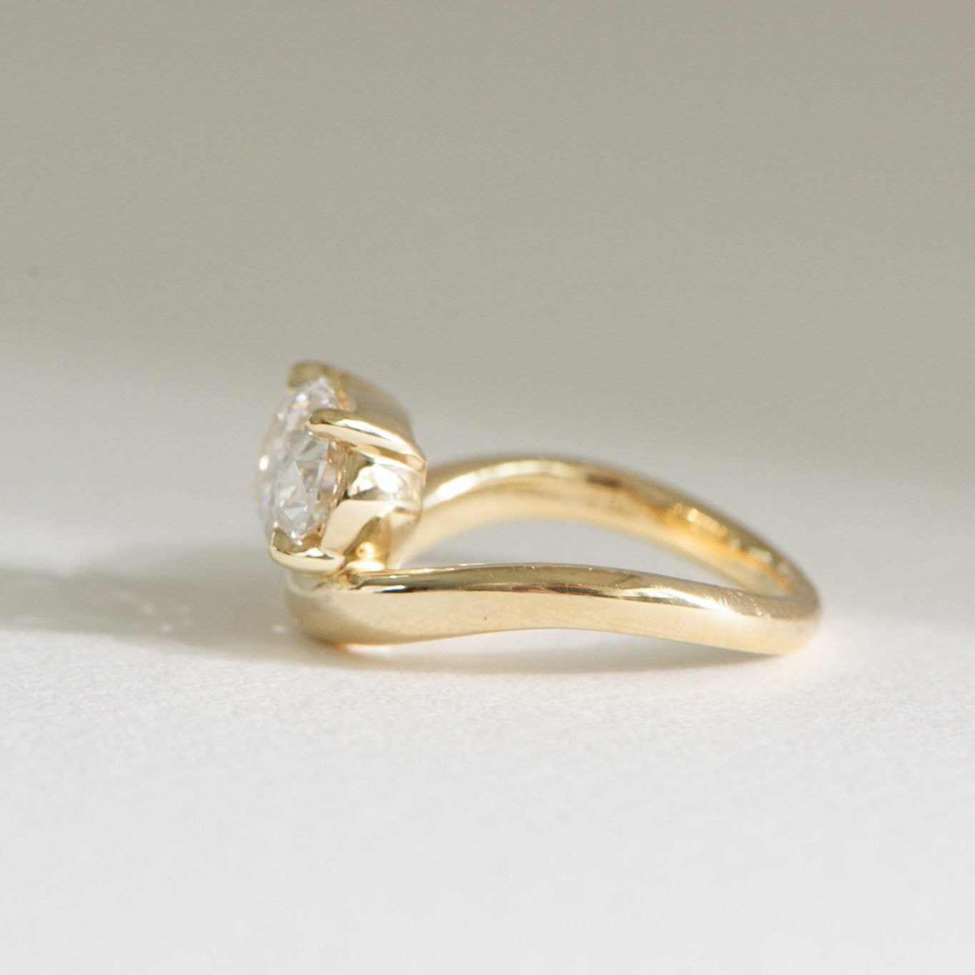 Ocea | 2.5ct Oval Engagement Ring