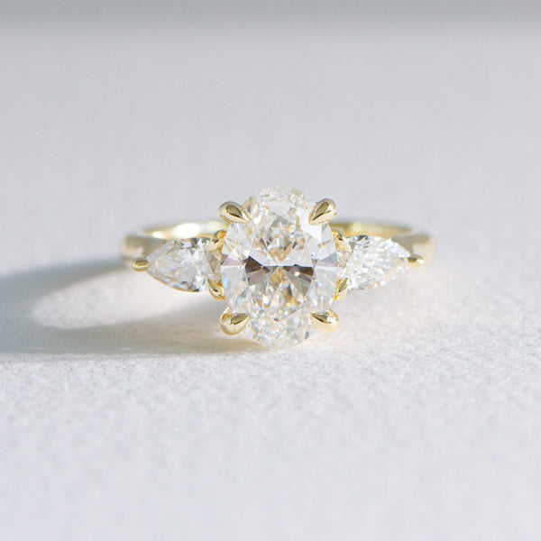 Isla | 2.5ct Oval Lab Diamond Engagement Ring