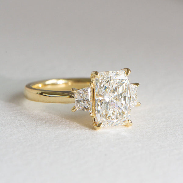 Thea | 2.5ct Radiant Diamond Engagement Ring